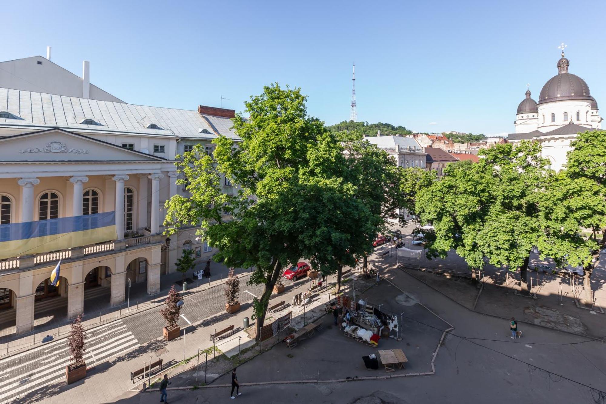 Квартира Віп В Центрі На Вулиці Проспект Свободи 22 Біля Оперного Театру Біля Вернісажу Liov Exterior foto